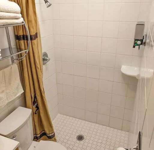 W/ Private Access And Patio *